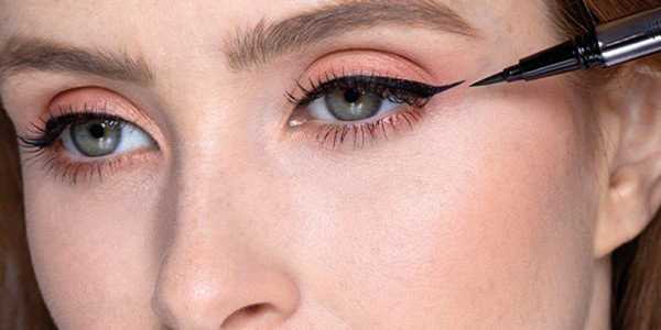 How To Achieve A Perfect Winged Eyeliner – Beginner's Guide